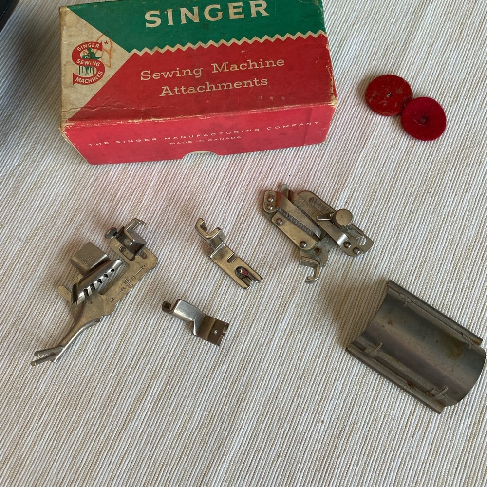 Vintage Singer sewing machine low shank foot pressure attachments